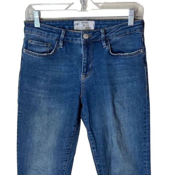 Free People Ankle Cropped Raw Hem Jeans in Blue Wash 28 - Picture 11 of 14